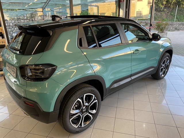 JEEP AVENGER 1.2 HYBRID MHEV 100 MODELLO SUMMIT DA 30.990 € TETTO APRIBILE +PACCH INFOTAINMENT - Image 11
