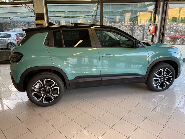 JEEP AVENGER 1.2 HYBRID MHEV 100 MODELLO SUMMIT DA 30.990 € TETTO APRIBILE +PACCH INFOTAINMENT - Image 12