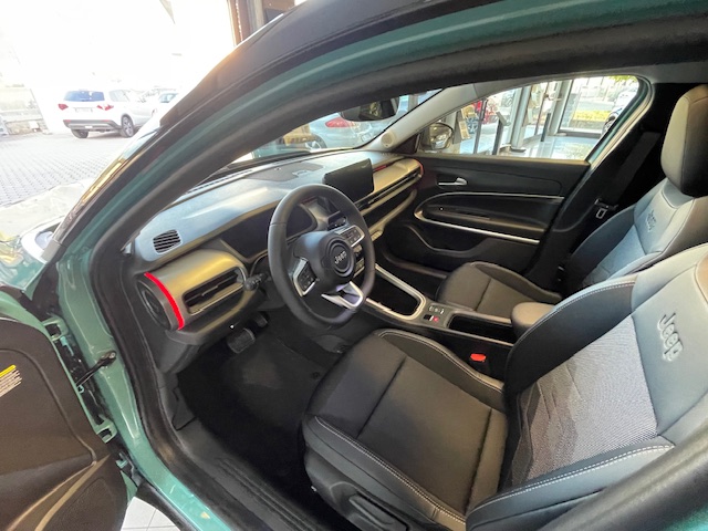 JEEP AVENGER 1.2 HYBRID MHEV 100 MODELLO SUMMIT DA 30.990 € TETTO APRIBILE +PACCH INFOTAINMENT - Image 19