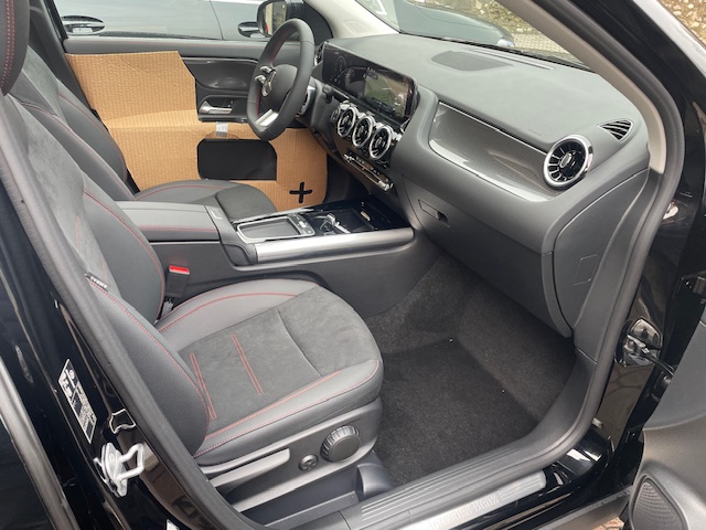 MERCEDES GLA 200 D 7G-DCT AMG Line 150CV km 0 01/2026prezzo 46.500€ - Image 38