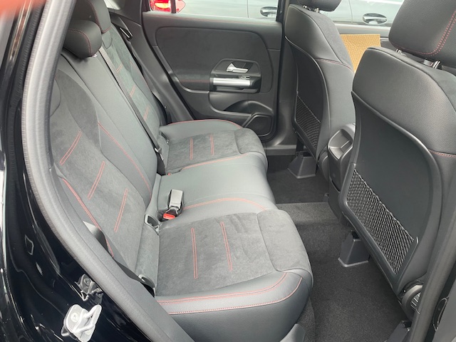 MERCEDES GLA 200 D 7G-DCT AMG Line 150CV km 0 01/2026prezzo 46.500€ - Image 41