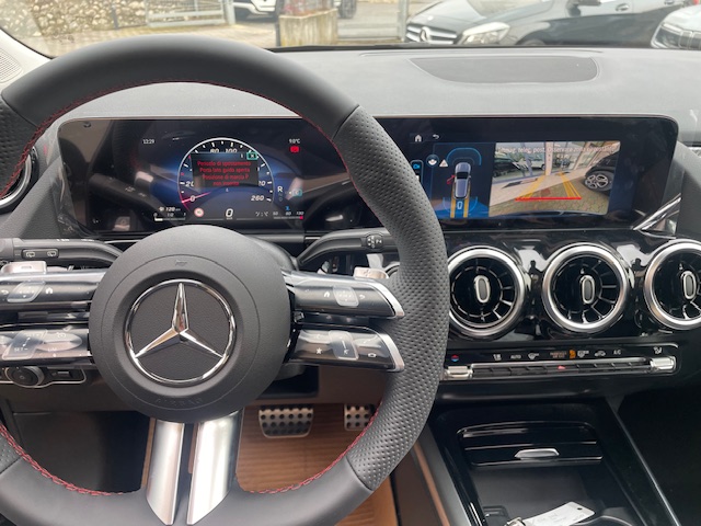 MERCEDES GLA 200 D 7G-DCT AMG Line 150CV km 0 01/2026prezzo 46.500€ - Image 43