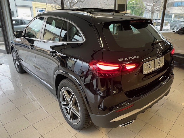 MERCEDES GLA 200 D 7G-DCT AMG Line 150CV km 0 01/2026prezzo 46.500€ - Image 11