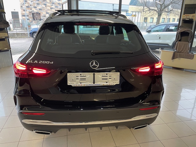 MERCEDES GLA 200 D 7G-DCT AMG Line 150CV km 0 01/2026prezzo 46.500€ - Image 13