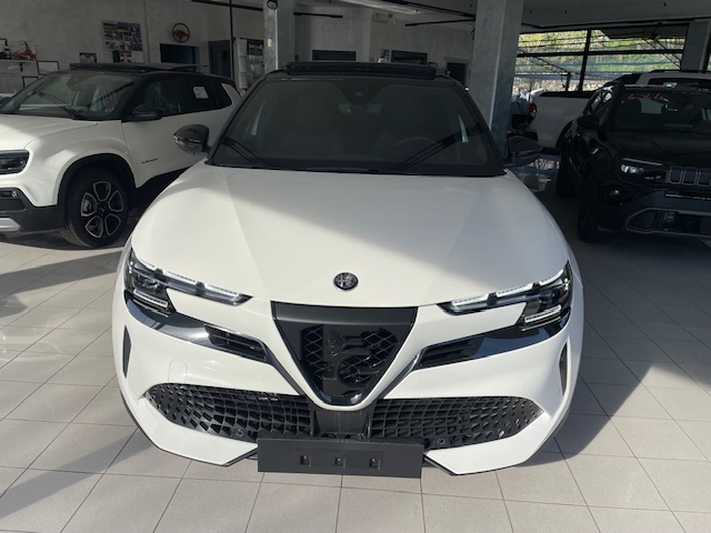 ALFA ROMEO JUNIOR IBRIDA SPECIALE 145CV e DCT6 + PACCH THEC+TETTO APRIBILE!! IMM 02/2026 € 30.490 - immagine 7
