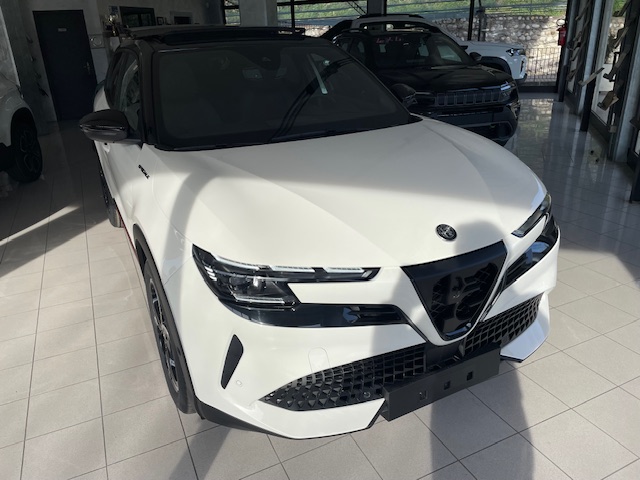 ALFA ROMEO JUNIOR IBRIDA SPECIALE 145CV e DCT6 + PACCH THEC+TETTO APRIBILE!! IMM 02/2026 € 30.490 - immagine 8