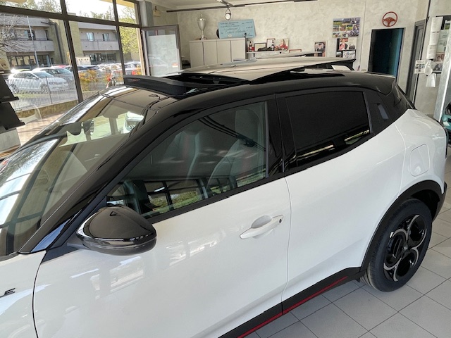 ALFA ROMEO JUNIOR IBRIDA SPECIALE 145CV e DCT6 + PACCH THEC+TETTO APRIBILE!! IMM 02/2026 € 30.490 - immagine 17