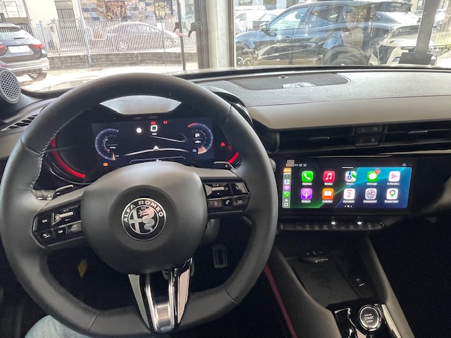 ALFA ROMEO JUNIOR IBRIDA SPECIALE 145CV e DCT6 + PACCH THEC+TETTO APRIBILE!! IMM 02/2026 € 30.490 - immagine 27