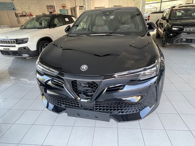 ALFA ROMEO JUNIOR IBRIDA SPECIALE 145CV e DCT6 + PACCH THEC+TETTO APRIBILE!! IMM 02/2026 € 30.490 - immagine 4