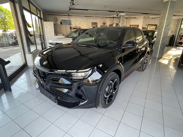 ALFA ROMEO JUNIOR IBRIDA SPECIALE 145CV e DCT6 + PACCH THEC+TETTO APRIBILE!! IMM 02/2026 € 30.490